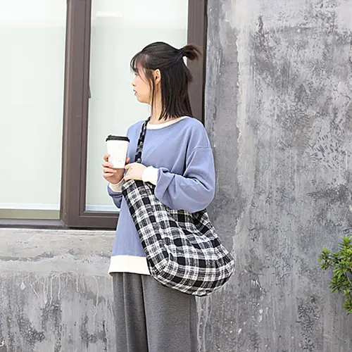 Plaid Canvas Tote Bag with Large Capacity and Casual Design